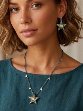 Mariana Star-shaped Crystal Pendant Necklace & Matching Earrings NWT